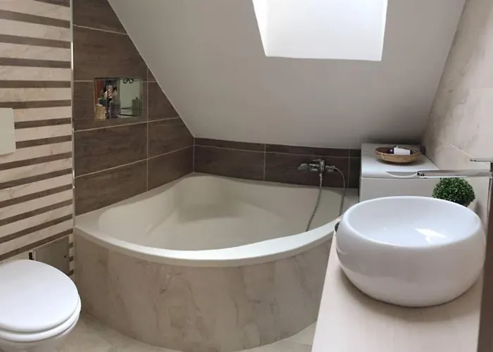 Vip In Old Town With Free Parking Apartament