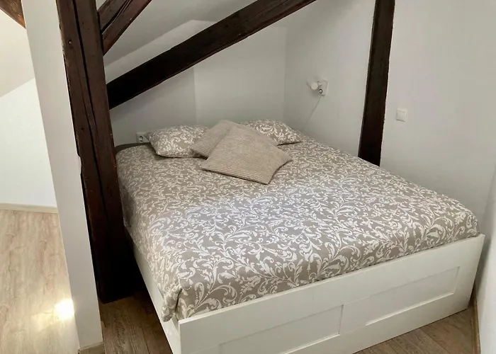 Vip In Old Town With Free Parking Apartman