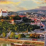 Vip In Old Town With Free Parking Apartament Bratysława