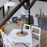 Apartament Vip In Old Town With Free Parking Bratysława