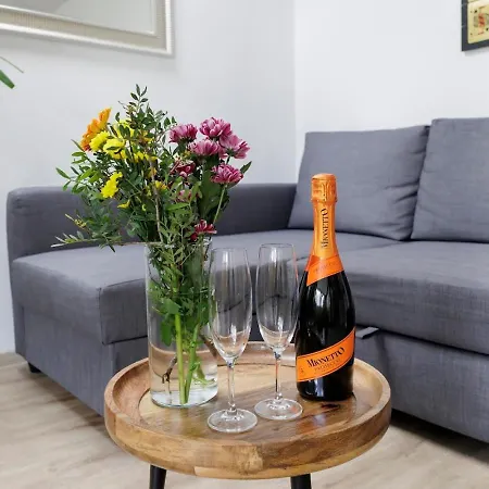 Vip In Old Town With Free Parking Apartamento