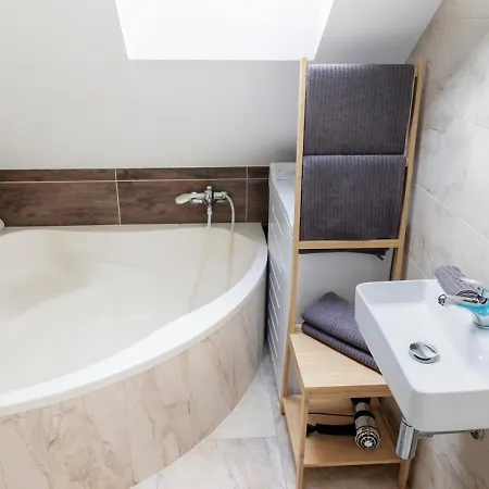 Vip In Old Town With Free Parking Apartamento Bratislava