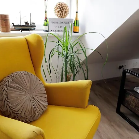 Vip In Old Town With Free Parking Apartamento *